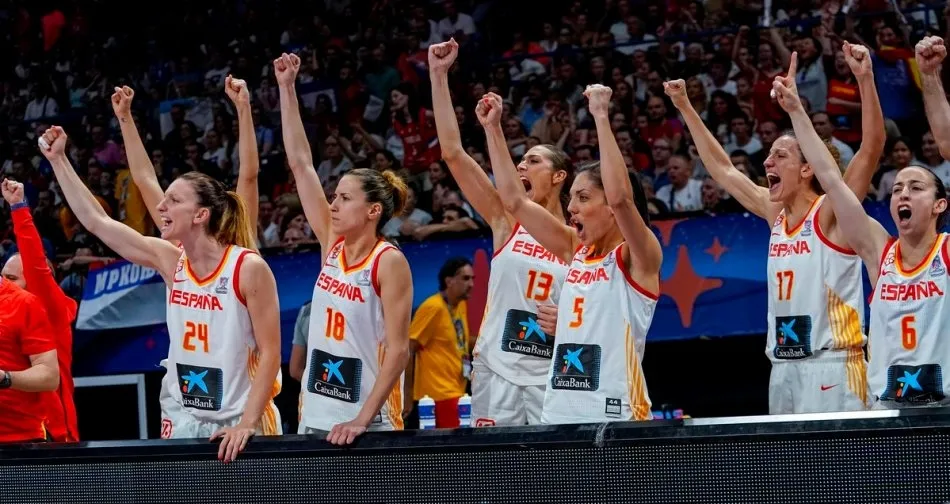 Jugadoras españolas celebrando una de las canastas de este encuentro. Foto FEB