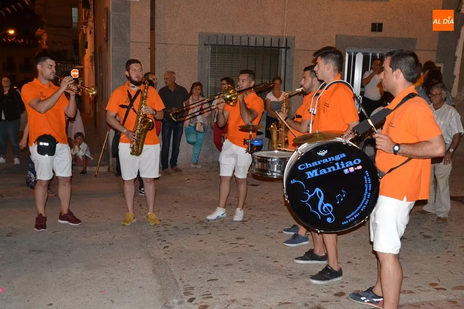 Foto 9 - La Charanga Manliao revoluciona la noche sabatina en el barrio de San Andr&eacute;s  