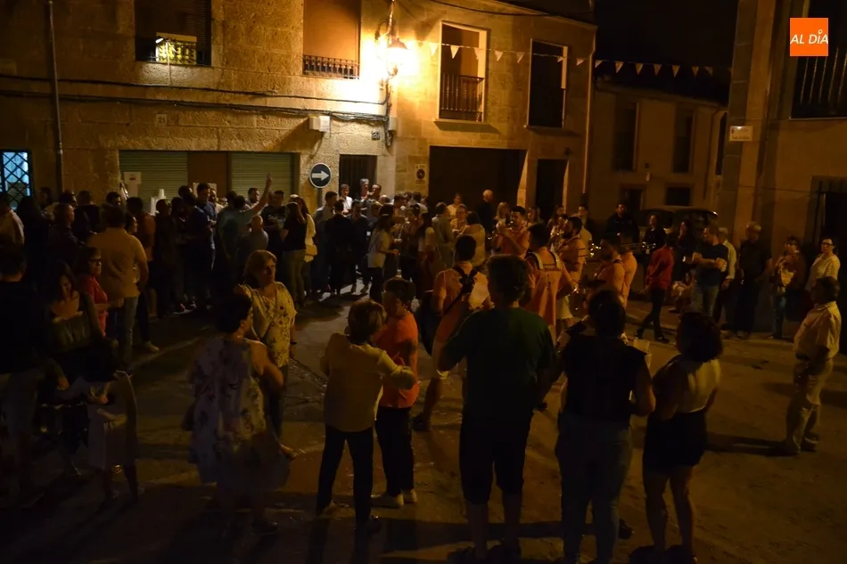 Foto 7 - La Charanga Manliao revoluciona la noche sabatina en el barrio de San Andr&eacute;s  