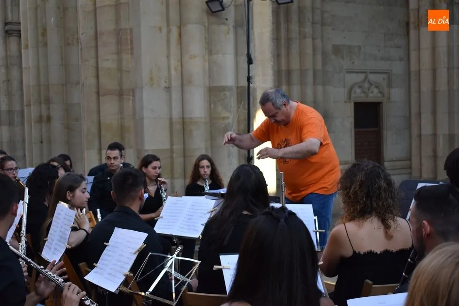 Foto 9 - Apasionante encuentro de Bandas de M&uacute;sica  