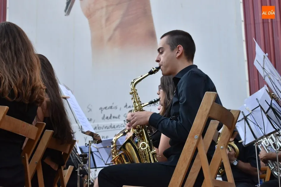 Foto 8 - Apasionante encuentro de Bandas de M&uacute;sica  