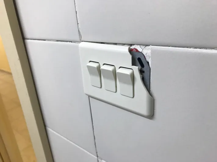 Foto 7 - Falta de puerta en las duchas, cerraduras destrozadas o agua sin presi&oacute;n, entre las deficiencias...