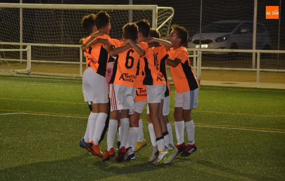 Enredados gana el duelo infantil del Torneo de Verano de Fútbol 7  