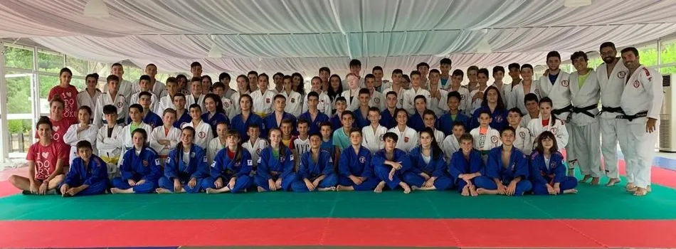 Foto 8 - Un centenar de peque&ntilde;os judokas asisten a un campamento de verano en Aldead&aacute;vila  