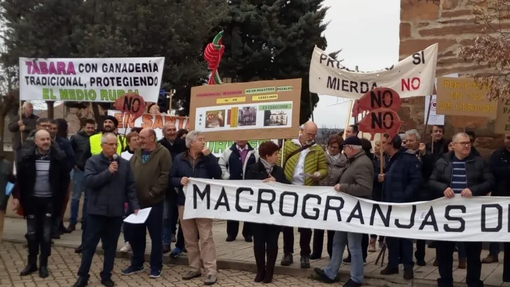 Protestas de los vecinos / Agronews