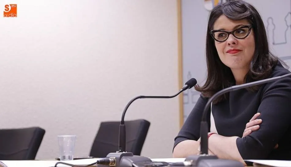 Virginia Carrera, concejala de Izquierda Unida de Salamanca,  integrada en el Grupo Mixto del Ayuntamiento de Salamanca