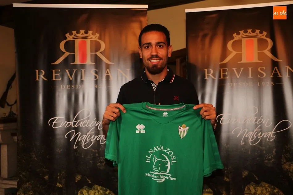 Foto 3 - El CD Guijuelo presenta a Dieste y Taliby con la mente puesta en el Atl&eacute;tico Tordesillas