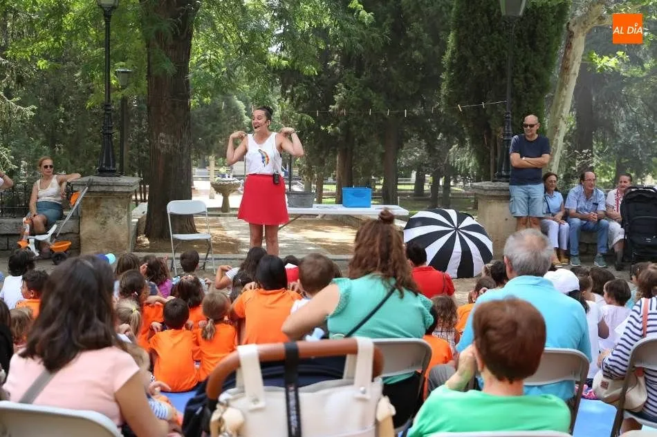 Foto 2 - La biblioteca del Campo San Francisco, divertida promoci&oacute;n de la lectura