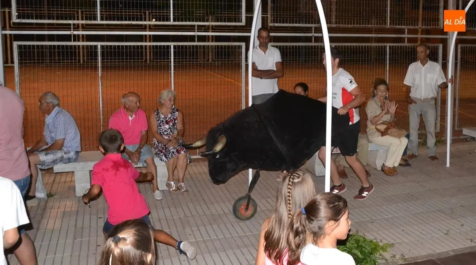 El Ayuntamiento concede entre 640€ y 1.520€ de subvención a 12 asociaciones de vecinos  