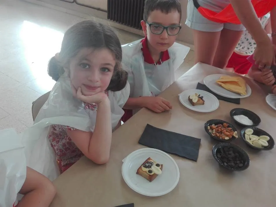 Foto 11 - Los ni&ntilde;os de Conciliamos en Verano hacen sus pinitos como cocineros
