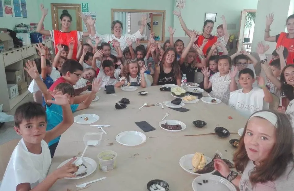 Los niños de Conciliamos en Verano hacen sus pinitos como cocineros