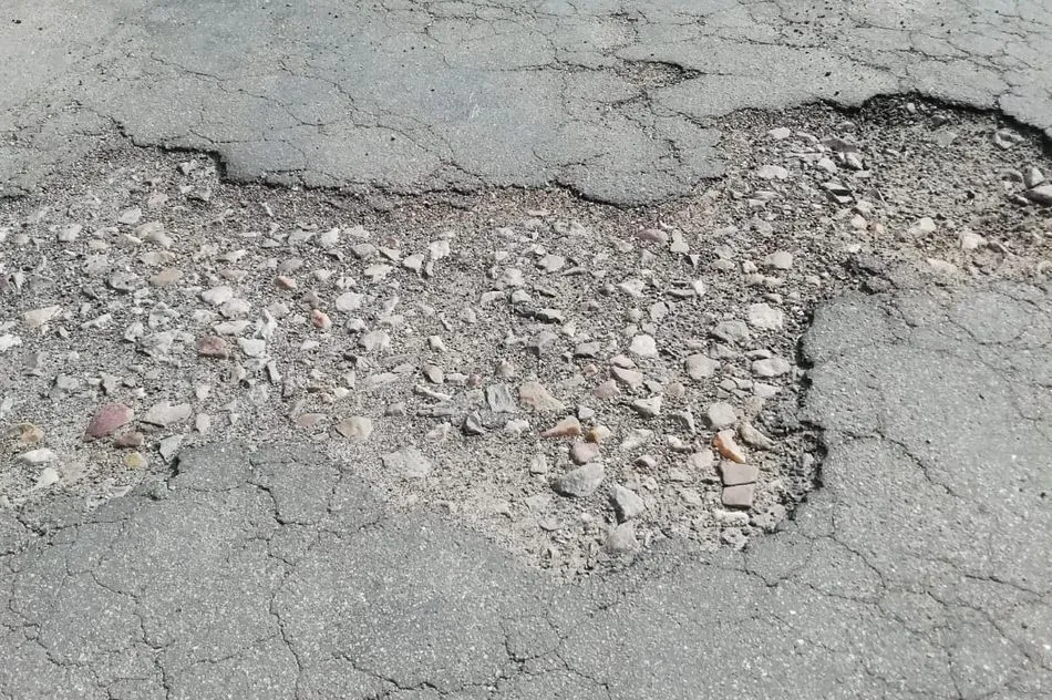 Foto 2 - Alertan del mal estado de la carretera que une Santa Teresa y Fresno Alh&aacute;ndiga