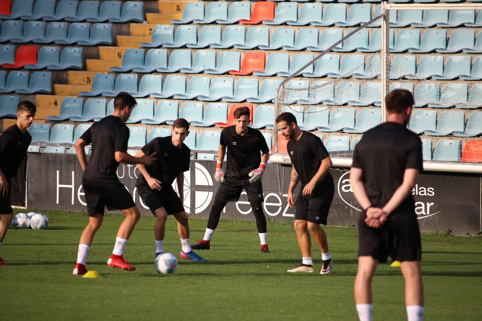Foto 11 - El filial del Salamanca UDS pone el &lsquo;modo pretemporada&rsquo; bajo m&iacute;nimos