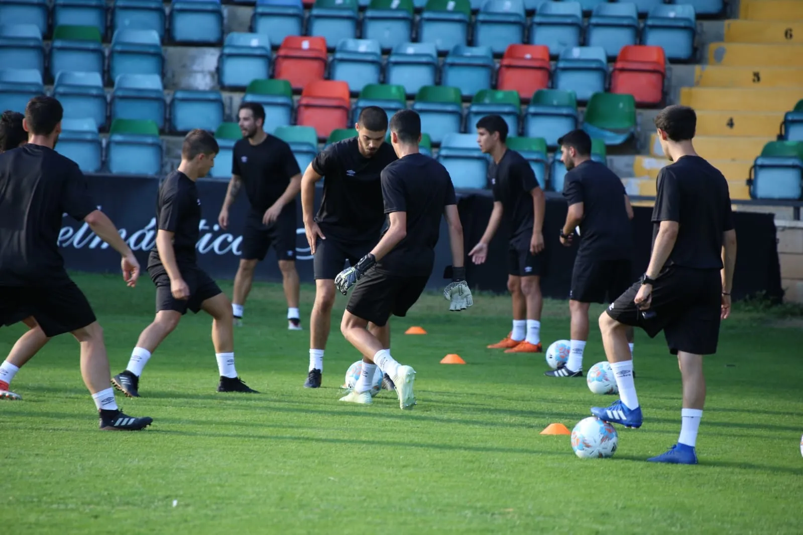 Foto 3 - El filial del Salamanca UDS pone el &lsquo;modo pretemporada&rsquo; bajo m&iacute;nimos