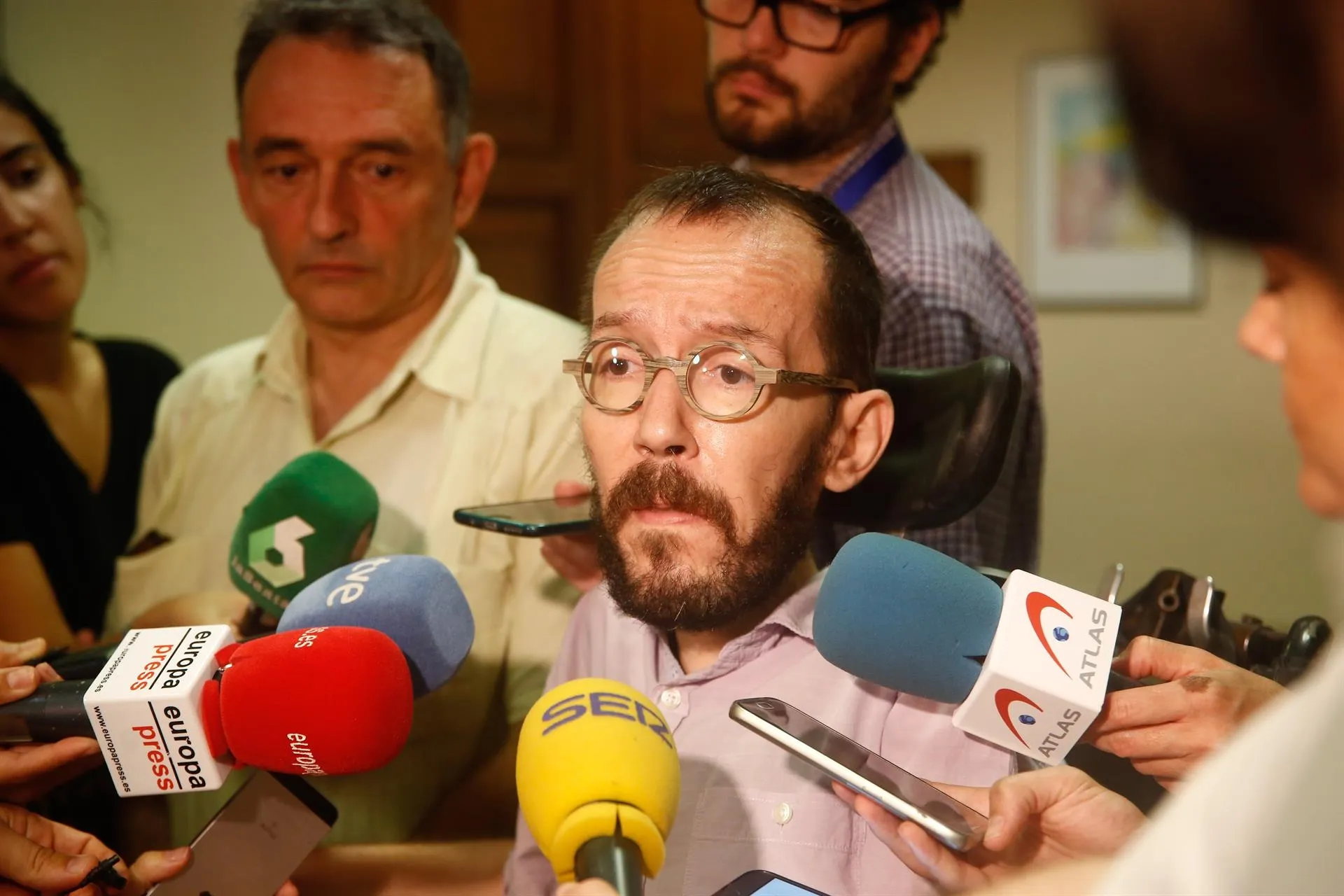 Pablo Echenique atiende a los medios / Europa Press