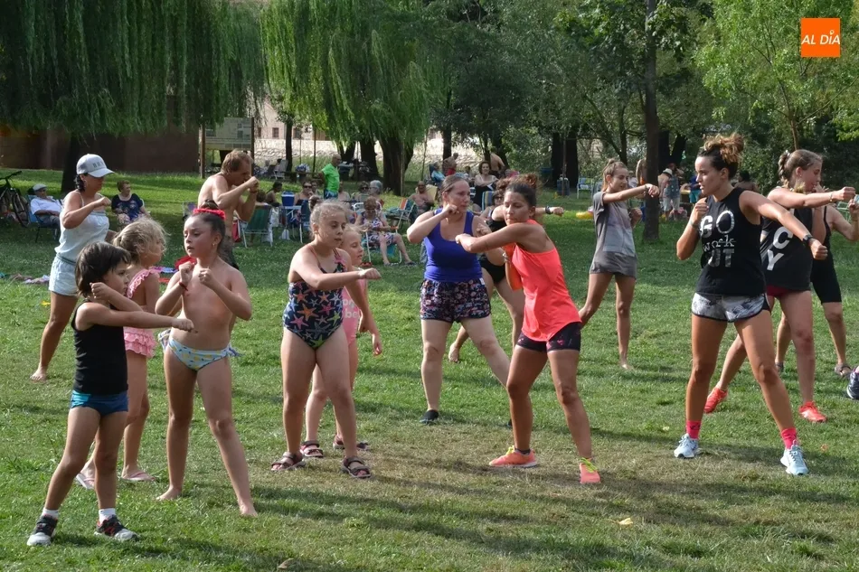 Foto 10 - El Pic&oacute;n vive una completa tarde de martes con deporte y m&uacute;sica  