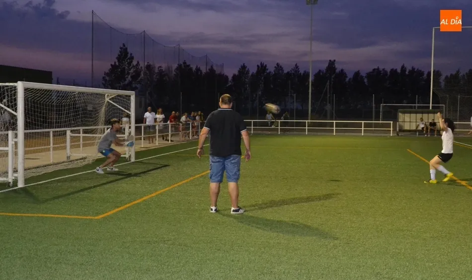 Foto 11 - Las Canteras se lleva en los penaltys el duelo femenino del Torneo de Verano de F7  