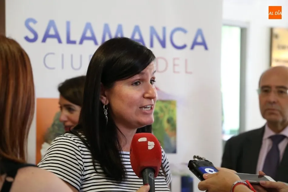Foto 2 - Ainhoa Mart&iacute;nez investiga cultivos que sean m&aacute;s resistentes frente a las plagas