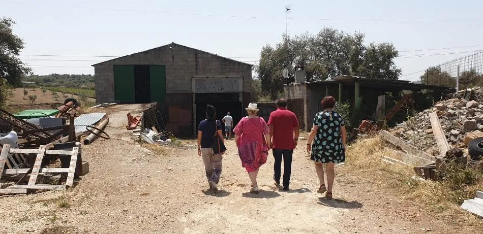 Foto 2 - La subdelegada del Gobierno comprueba en Pere&ntilde;a de la Ribera los da&ntilde;os de la granizada del 13 de...