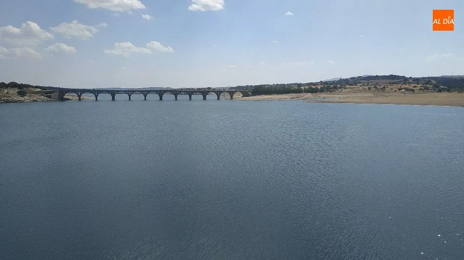 Foto 2 - El pantano de Santa Teresa acusa la ola de calor llegando al m&iacute;nimo de 2019