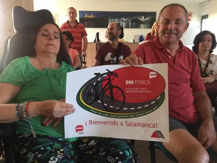 Foto 2 - La Asociaci&oacute;n Salmantina de Esclerosis M&uacute;ltiple (ASDEM) recibe a Filipe Gaiv&atilde;o