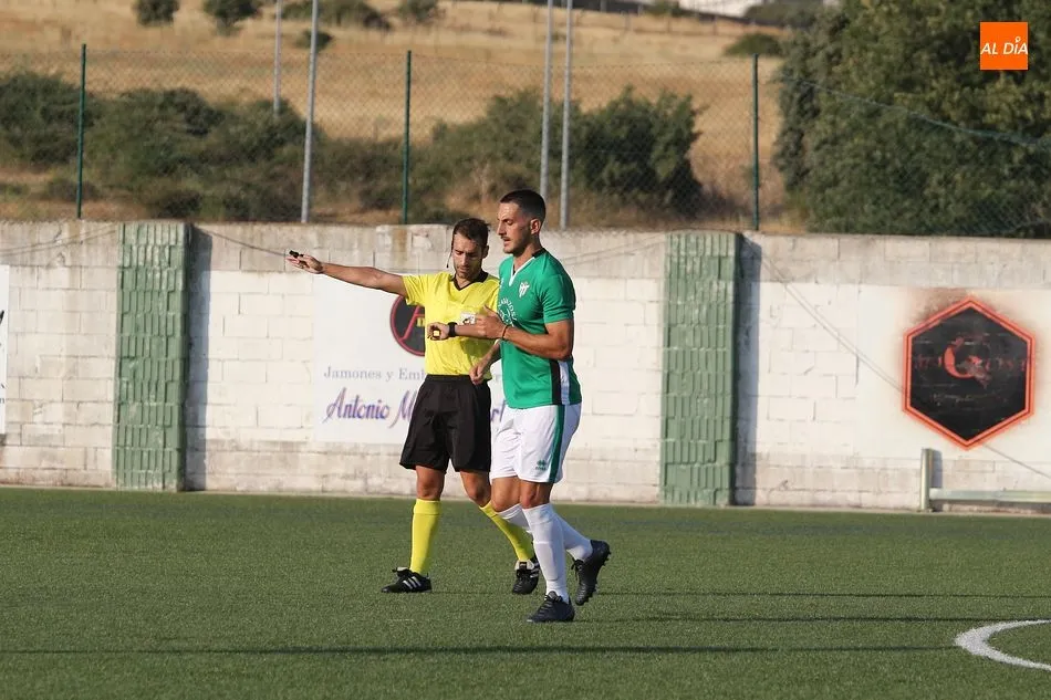 Foto 10 - El CD Guijuelo deja buen sabor de boca en su primera prueba ante el Atco. Tordesillas (5-1)