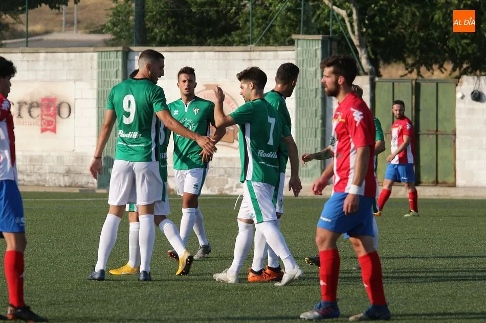 Foto 5 - El CD Guijuelo deja buen sabor de boca en su primera prueba ante el Atco. Tordesillas (5-1)