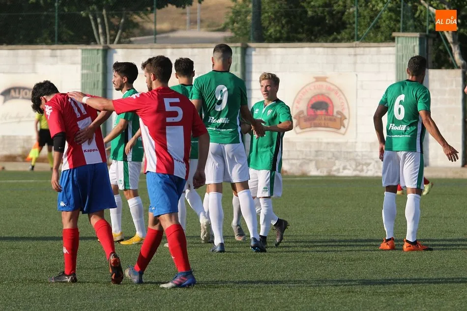 Foto 4 - El CD Guijuelo deja buen sabor de boca en su primera prueba ante el Atco. Tordesillas (5-1)