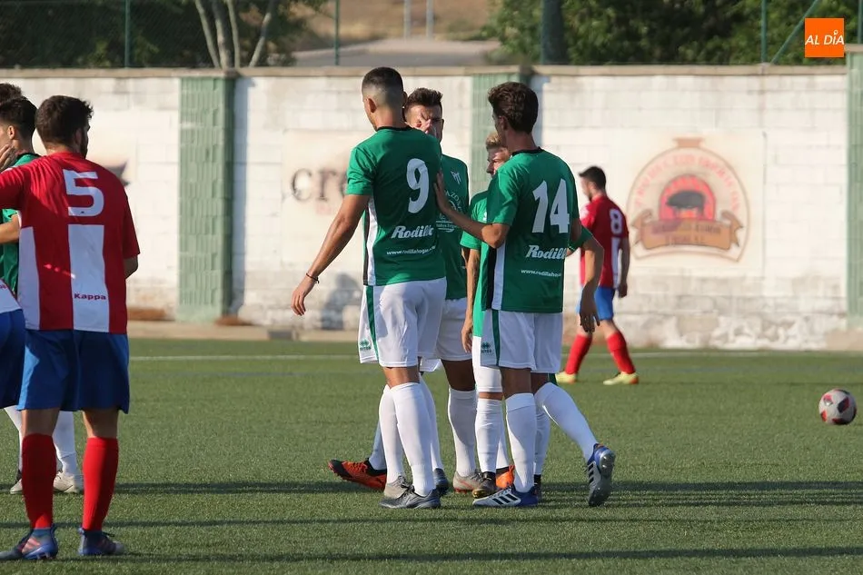 Foto 3 - El CD Guijuelo deja buen sabor de boca en su primera prueba ante el Atco. Tordesillas (5-1)