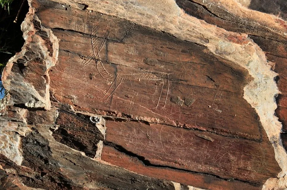 Figuras de la Edad del Hierro, del primer milenio antes de Cristo, entre las que destaca un ciervo. Foto: Mário Reis