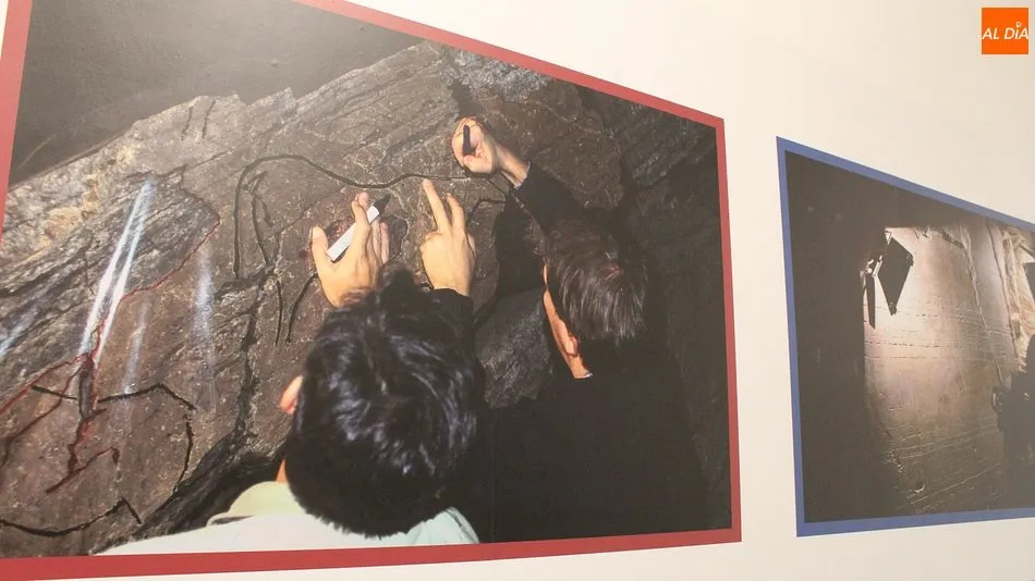 Investigadores en el valle del Côa durante los años noventa/ Fotografía expuesta en el Museo del Côa