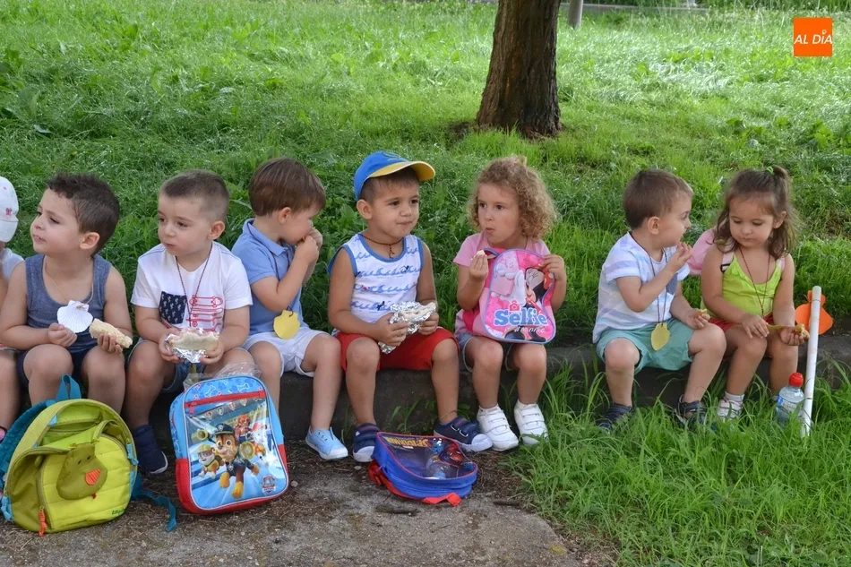 Los alumnos de la Escuela Infantil peregrinan un año más a Santiago de Compostela  