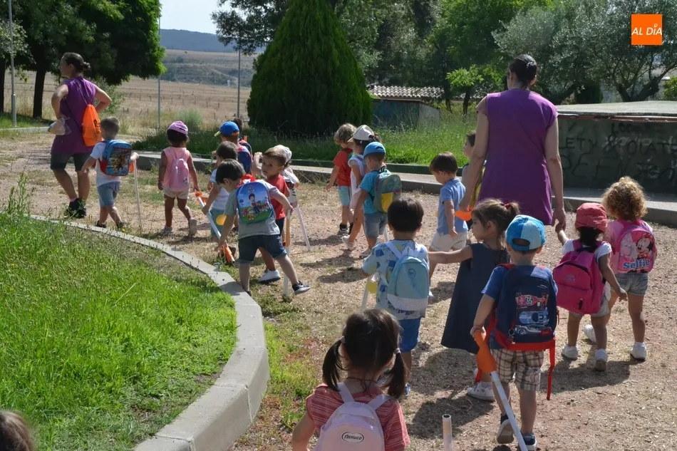 Foto 10 - Los alumnos de la Escuela Infantil peregrinan un a&ntilde;o m&aacute;s a Santiago de Compostela  