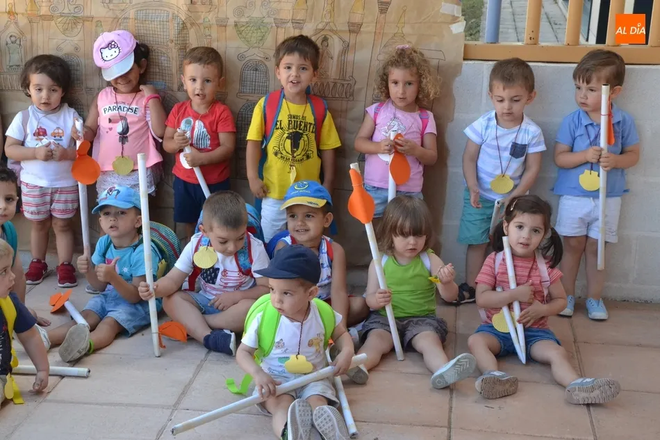 Foto 3 - Los alumnos de la Escuela Infantil peregrinan un a&ntilde;o m&aacute;s a Santiago de Compostela  