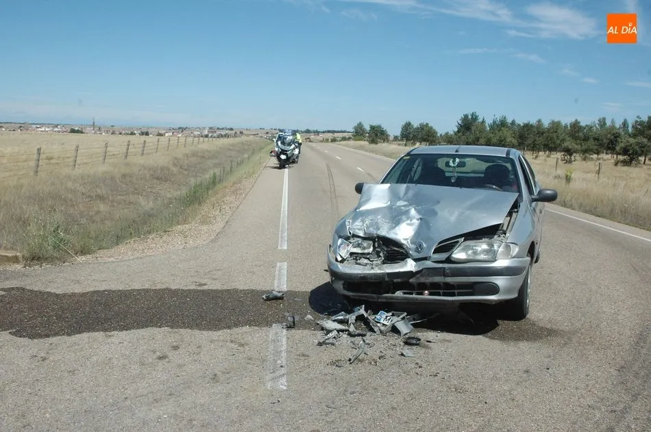Foto 4 - Una joven resulta&nbsp; herida en un accidente en la carretera de Vitigudino a La Fuente de San Esteban
