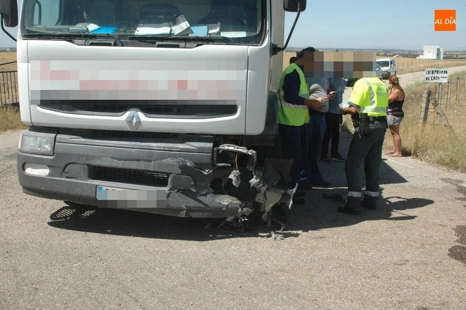 Foto 3 - Una joven resulta&nbsp; herida en un accidente en la carretera de Vitigudino a La Fuente de San Esteban