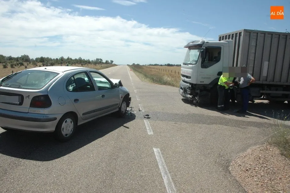 Foto 2 - Una joven resulta&nbsp; herida en un accidente en la carretera de Vitigudino a La Fuente de San Esteban