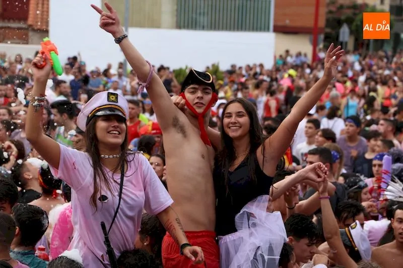 Foto 2 - Santa Marta de Tormes &lsquo;inaugura&rsquo; sus fiestas con un multitudinario chupinazo