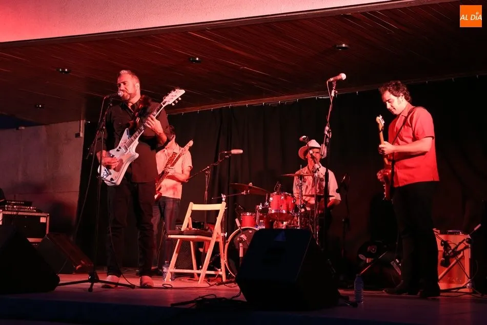 La banda Greg Izor & The Box Kickers, durante el concierto | Víctor Sánchez