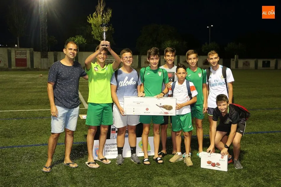 Foto 11 - Restaurante Riviera se impone en el torneo de verano de f&uacute;tbol 7