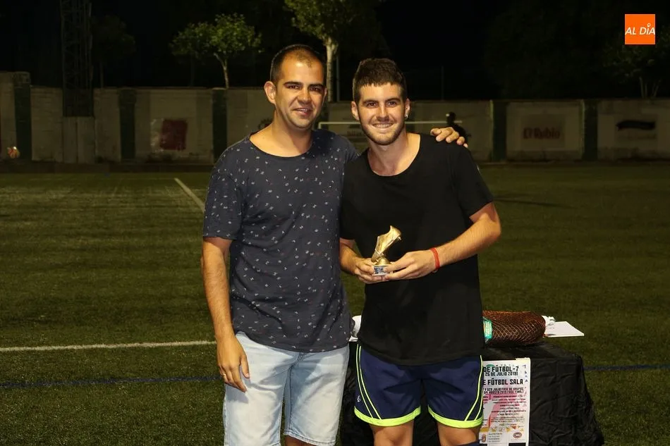 Foto 6 - Restaurante Riviera se impone en el torneo de verano de f&uacute;tbol 7