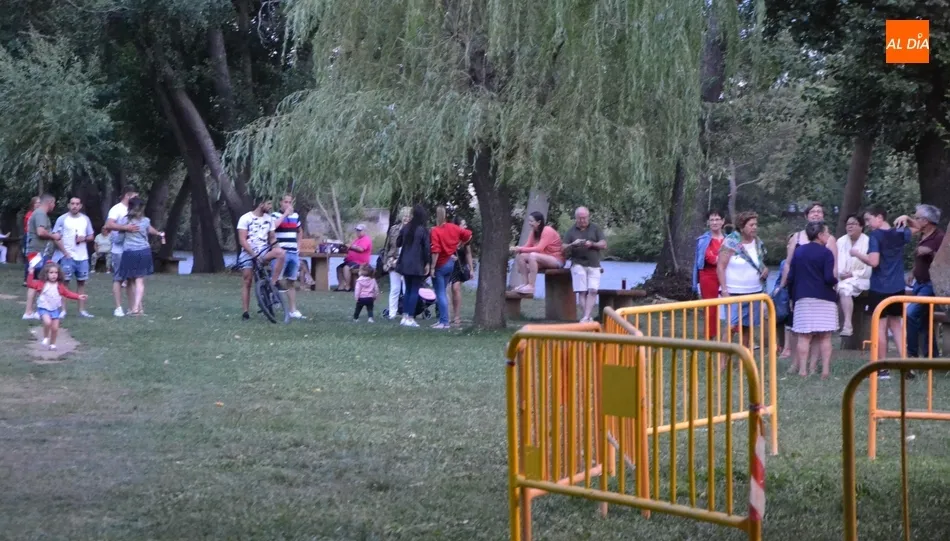 Foto 4 - El cielo dificulta el concierto de Hakay a orillas del &Aacute;gueda  