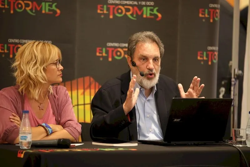Rafael Clemente durante la charla / CC El Tormes