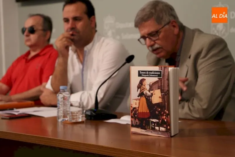 Presentación de la nueva publicación / Víctor Sánchez