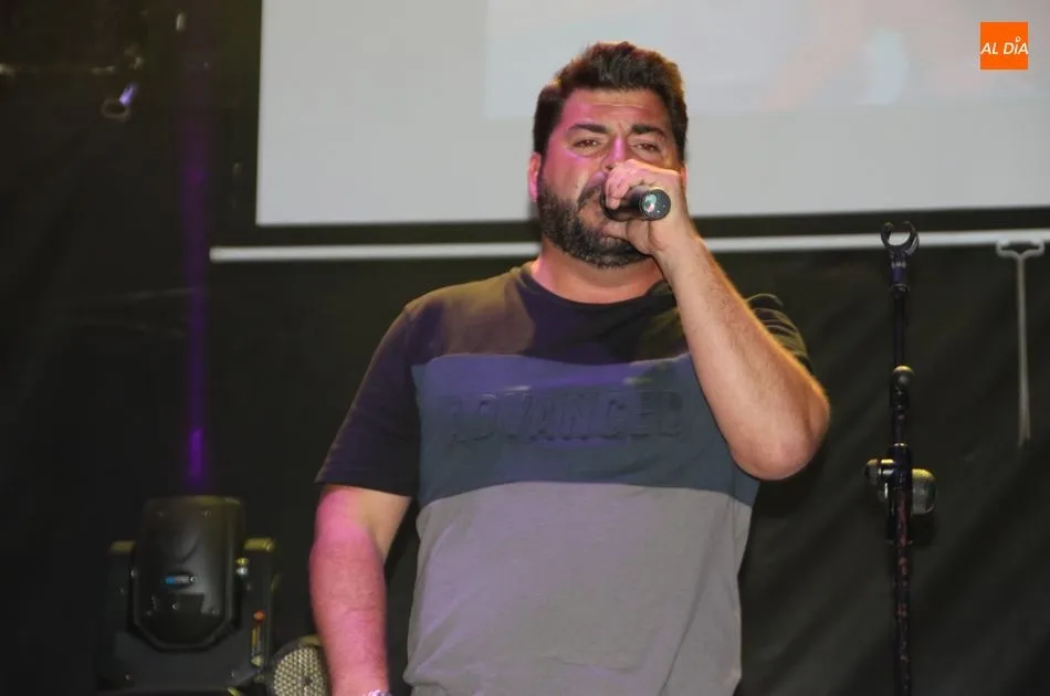 Foto 4 - Jos&eacute; Luis Lozano y Decai abren oficialmente las fiestas de Galinduste