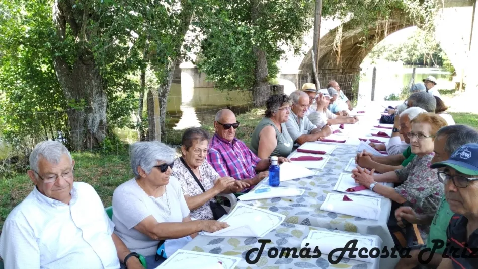 Foto 3 - Jubilados de todo El Rebollar disfrutan de una jornada de confraternizaci&oacute;n  