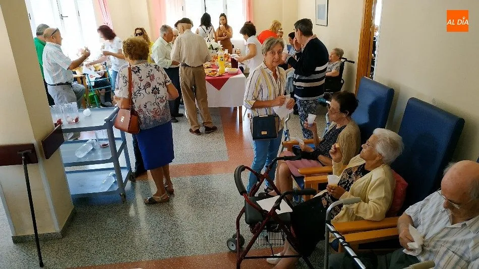 Foto 7 - Guijuelo celebra el d&iacute;a del Abuelo