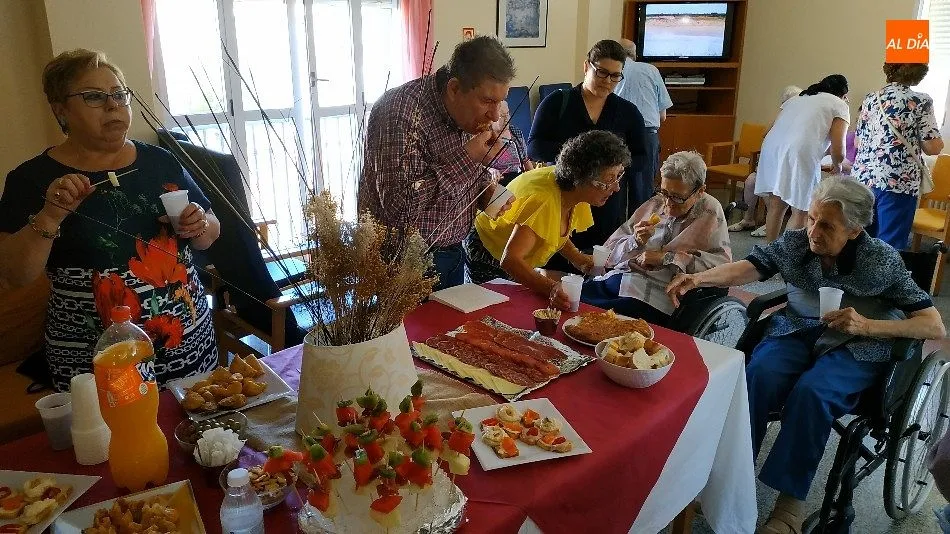 Foto 6 - Guijuelo celebra el d&iacute;a del Abuelo