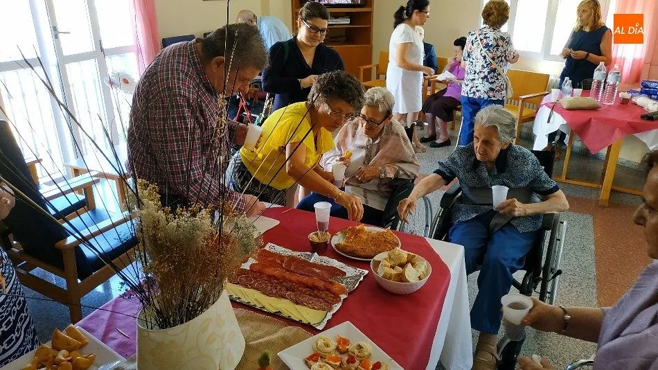 Foto 3 - Guijuelo celebra el d&iacute;a del Abuelo