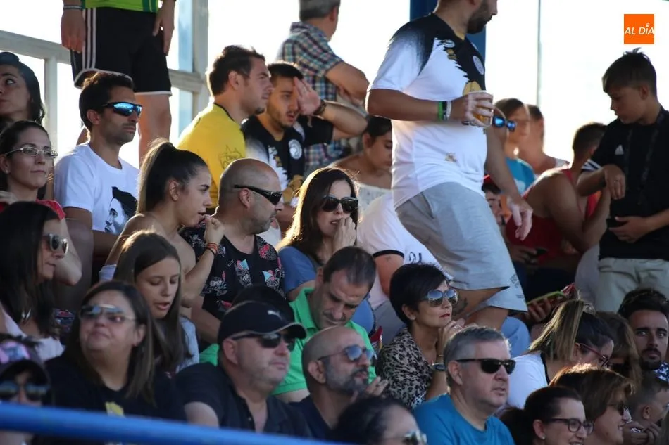 Foto 2 - El Santa Marta y Unionistas firman las tablas y cogen ritmo en el San Casto (1-1)